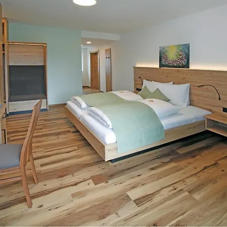 Berger Hotel *