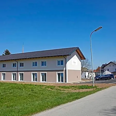 Berger Hotel *